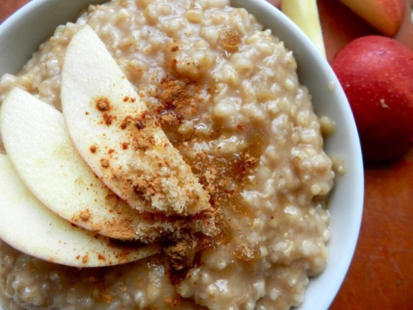 Spiced Apple Pie Oatmeal by Rachel Schultz