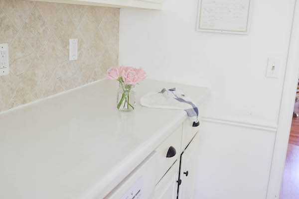 COVERING LAMINATE COUNTERS WITH WHITE CONCRETE-2